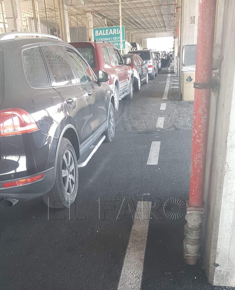 fila-coches-puerto-algeciras-balearia