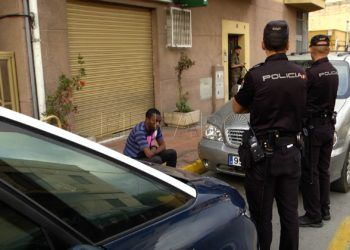 inmigrante-policia-nacional