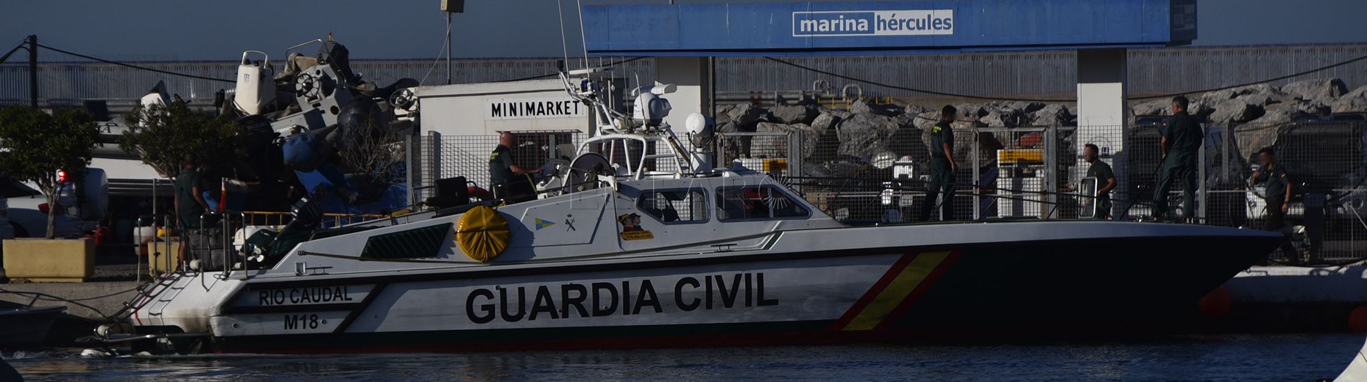 guardia-civil-puerto-narcolancha