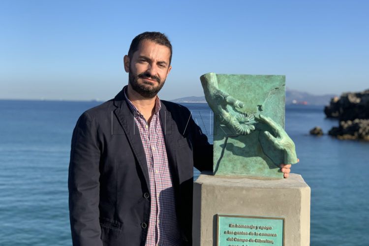 Alejandro-Pedrajas-escultura-solidaridad-mena