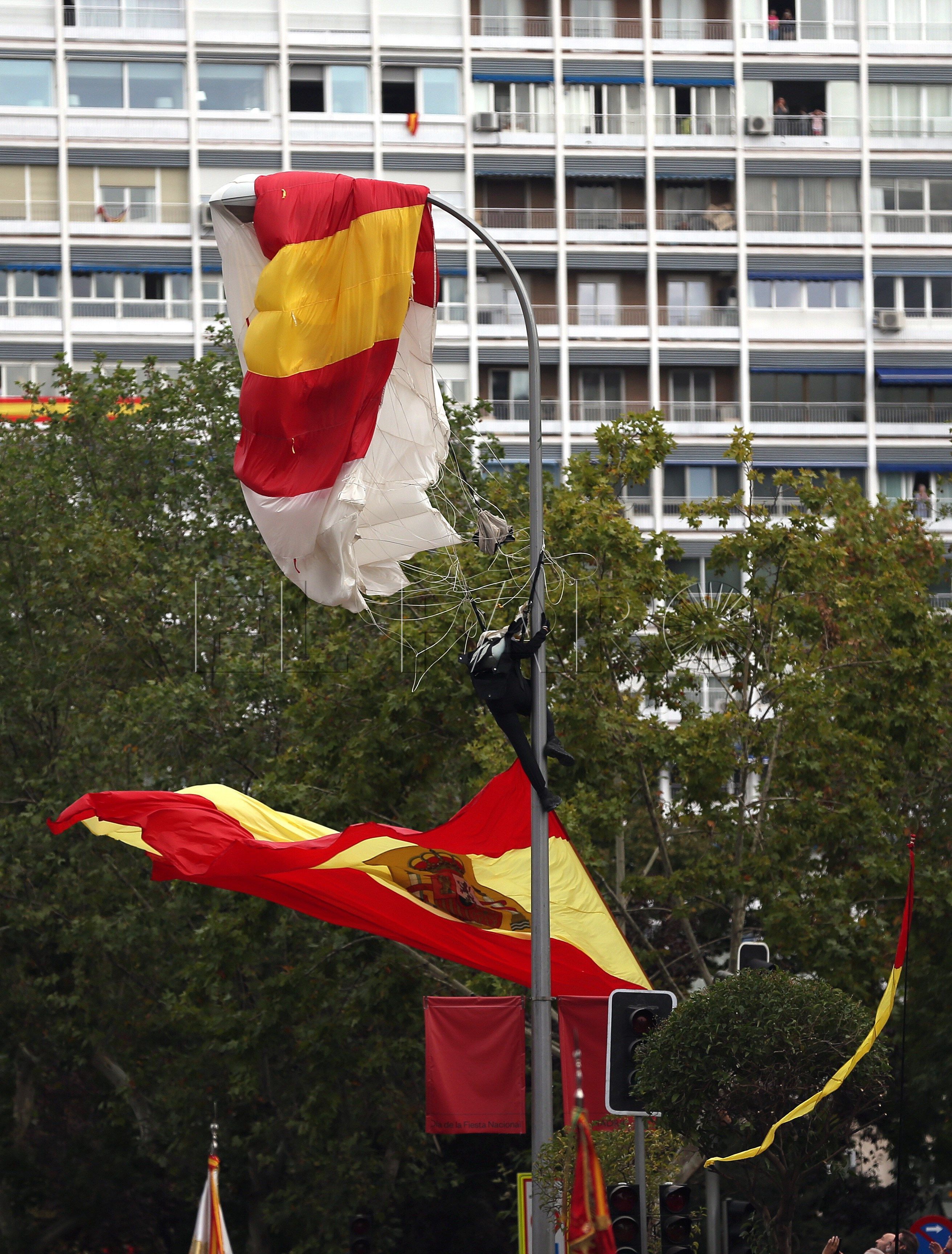 desfile-dia-nacional-paracaidista