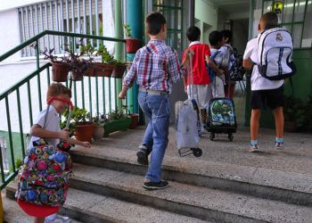 educacion-peso-mochilas-fampa-libros-2