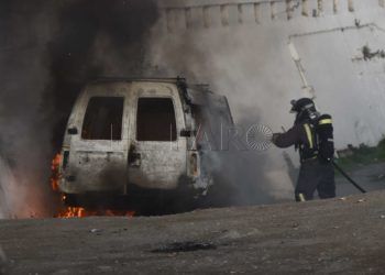 incendio-furgoneta-bomberos-almadraba-5