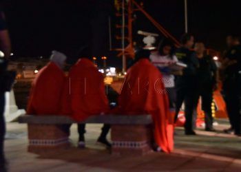 inmigrantes-hacinados-embarcacion-2