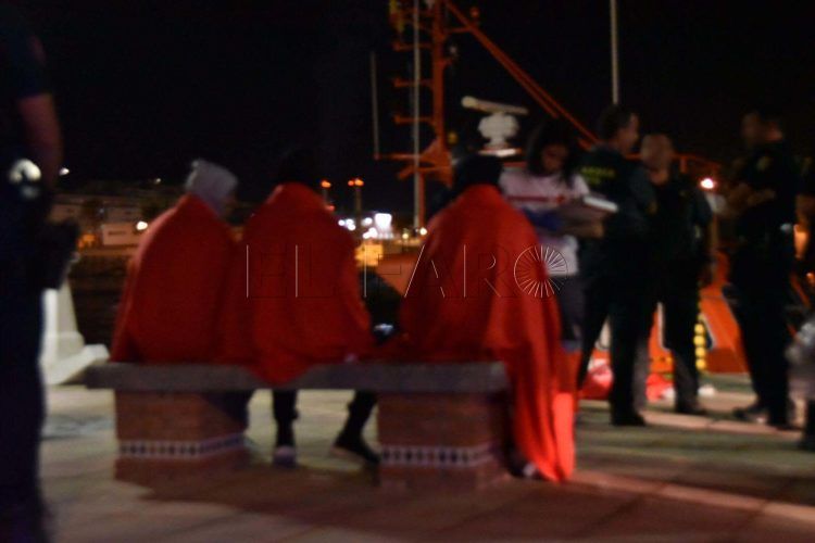 inmigrantes-hacinados-embarcacion-2