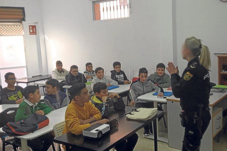 policia-nacional-imam-warsh-2