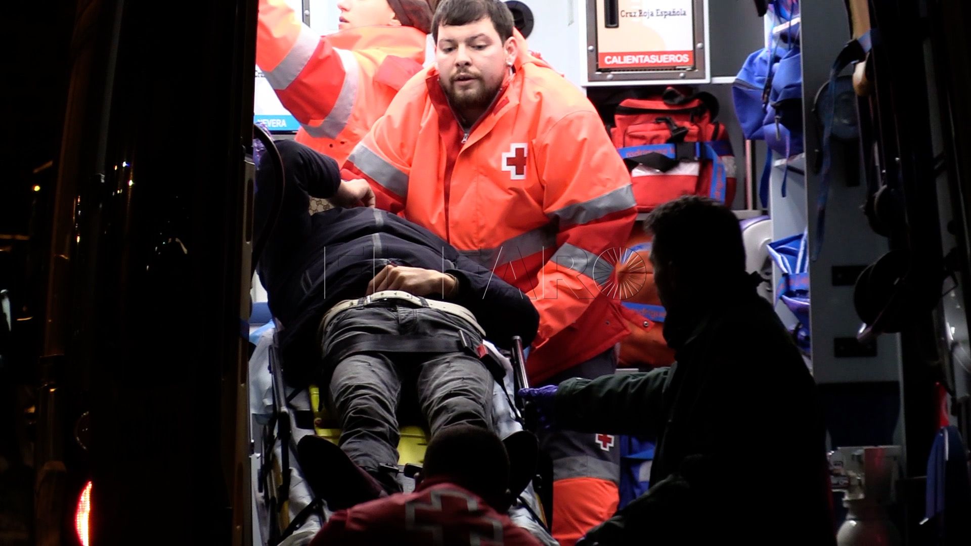 Inmigrante-rescatado-guardia-civil- Ambulancia