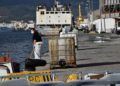 barco-vertido-muelle-levante-1