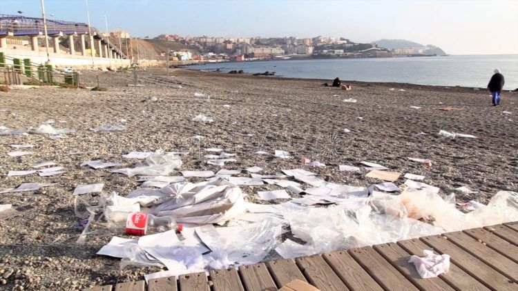 basura-playa-tarajal-7