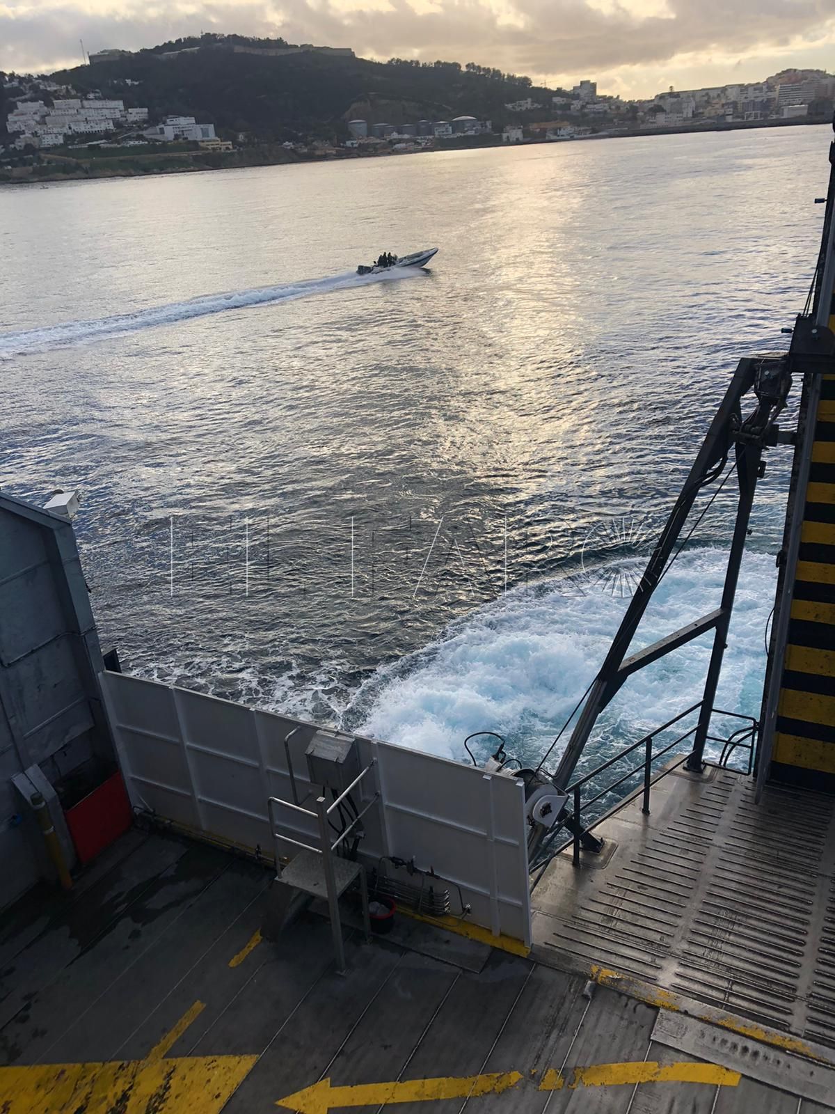 inmigrante-barco-trasmediterranea