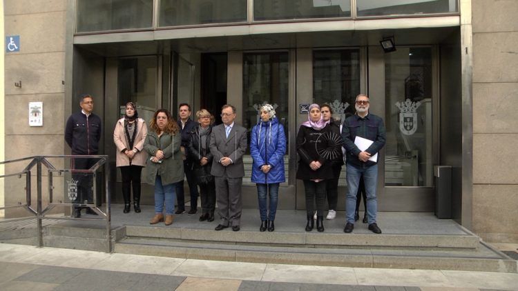 minuto-silencio-asamblea