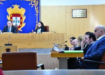 pleno-asamblea-vivas-vox-psoe