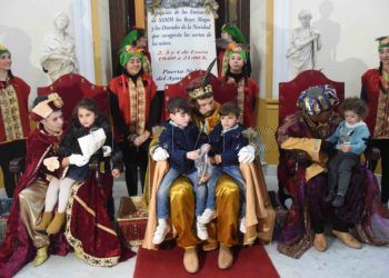 recepcion-emisarios-reyes-magos-95