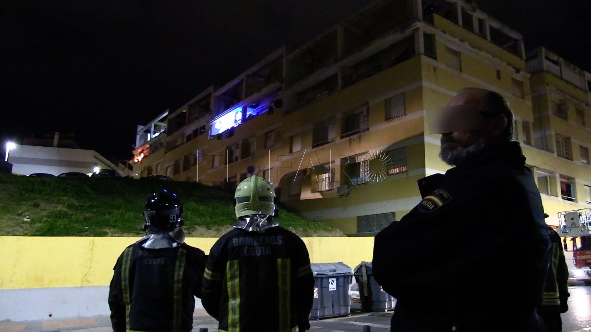 rescate-cornisa-bomberos-policia-4