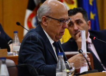 javier-guerrero-consejero-sanidad-pleno