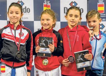 medalla-oro-julia-melgar-liga-karate-1