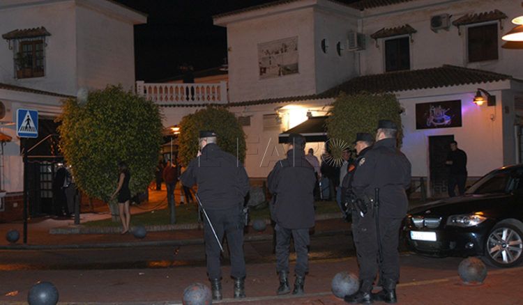 policia-poblado-marinero