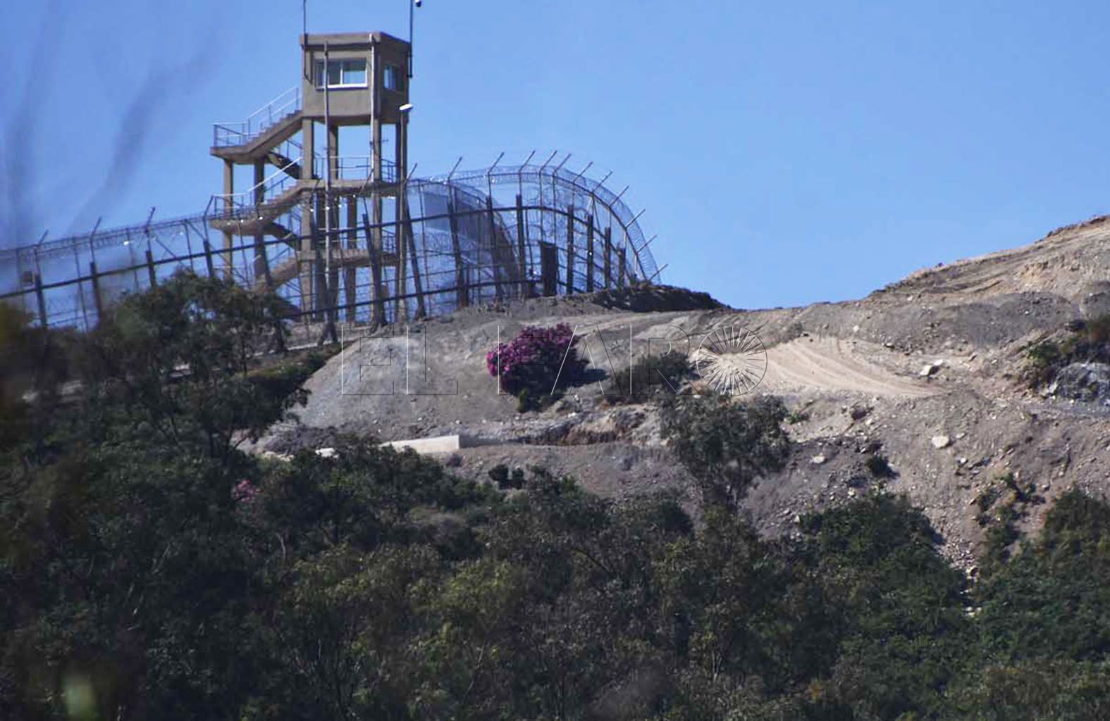 valla-frontera-2