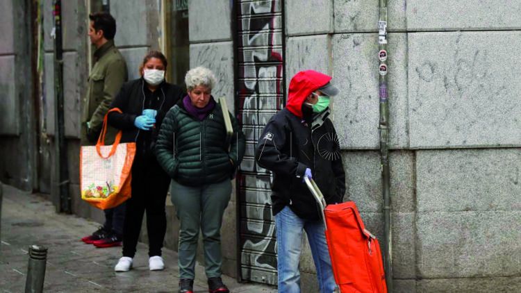 coronavirus-personas.-mascarillas-españa