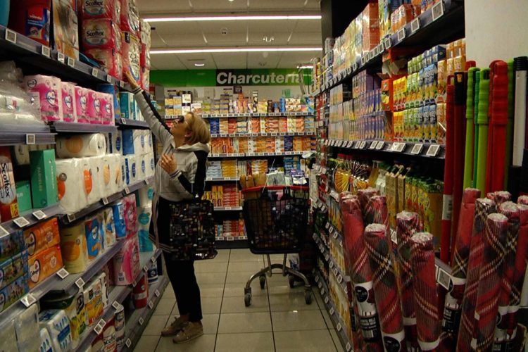 histeria-coronavirus-no-desabastece-supermercados-2