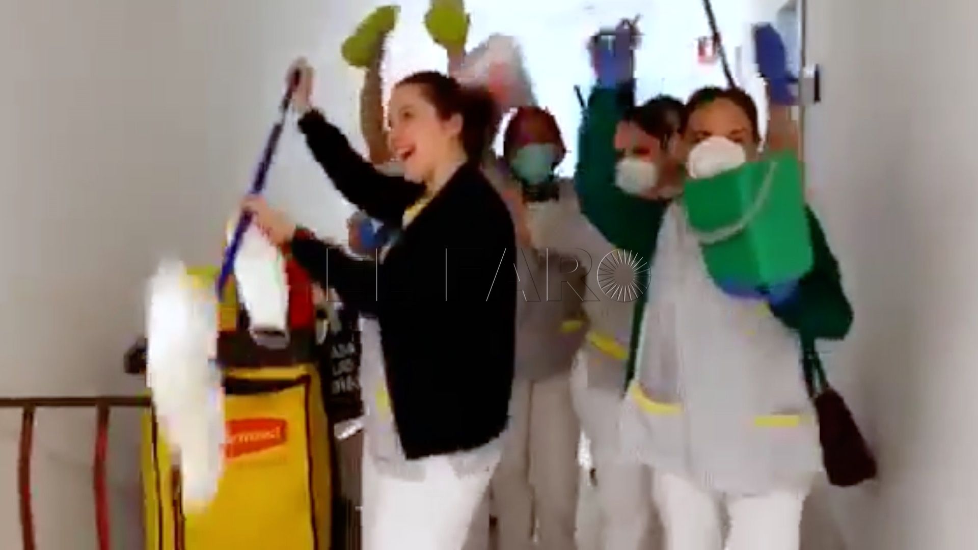 sanitarios_bailando_1