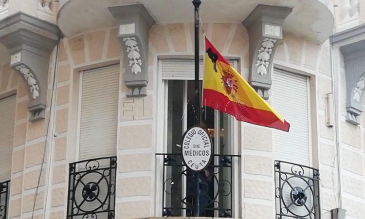 bandera-media-asta-luto-colegio-oficial-medicos- (1)