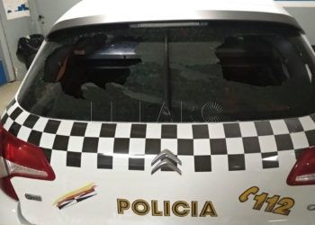 coche-policia-local-apedreado