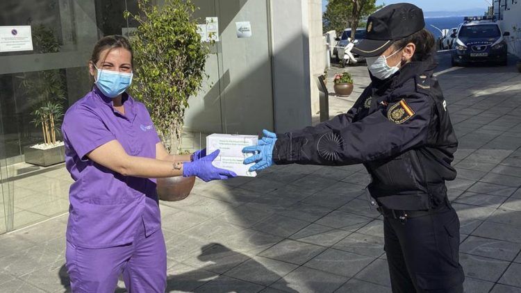 entrega-mascarillas-cnp-residencia-geron-2