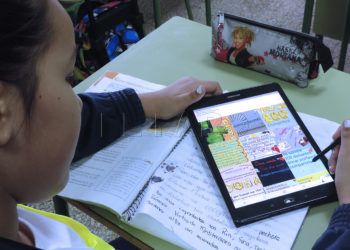 estudiante-tablet