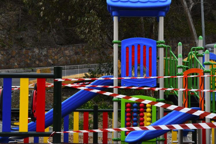 parque-infantil-clausurado-alarma-coronavirus