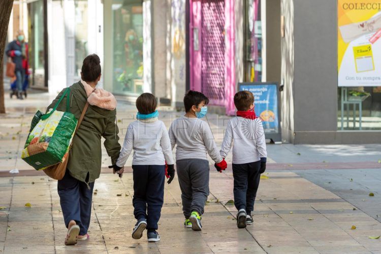 paseos-niños-confinamiento