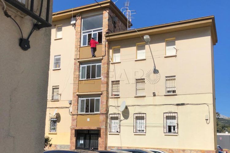 policia-local-rescate-cornisa