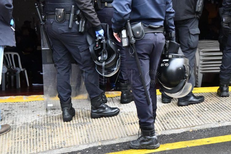 policia-pabellon-coronavirus-alarma-12