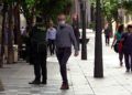 gente-paseando-apertura-comercios (3)