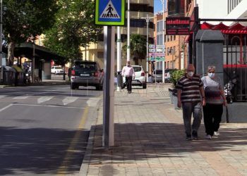 https://voggar.elfarodeceuta.es/wp-content/uploads/2020/05/gente-paseando-extrarradio-barriadas-1.jpg