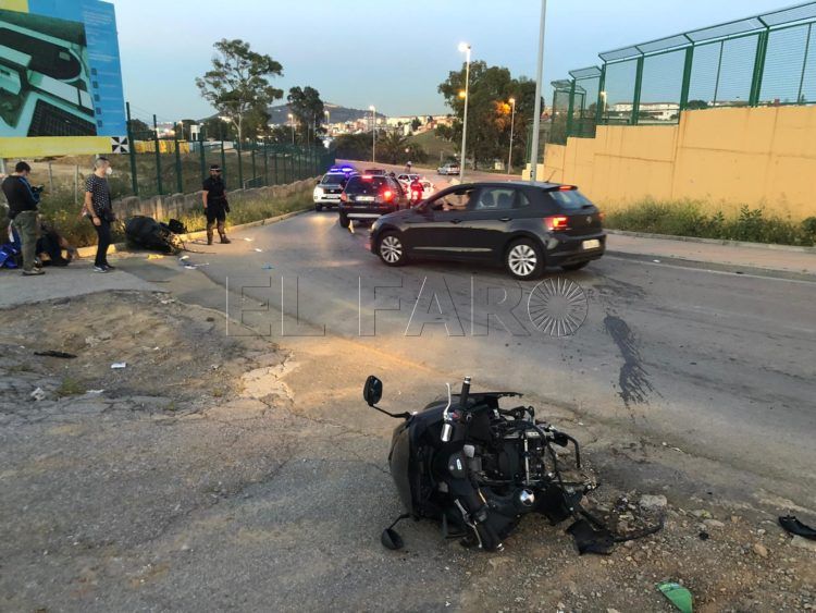 moto-choque-accidente-farola (1)