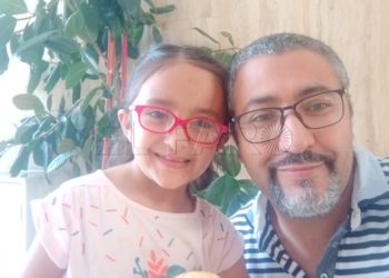 salma-abraza-padre-2