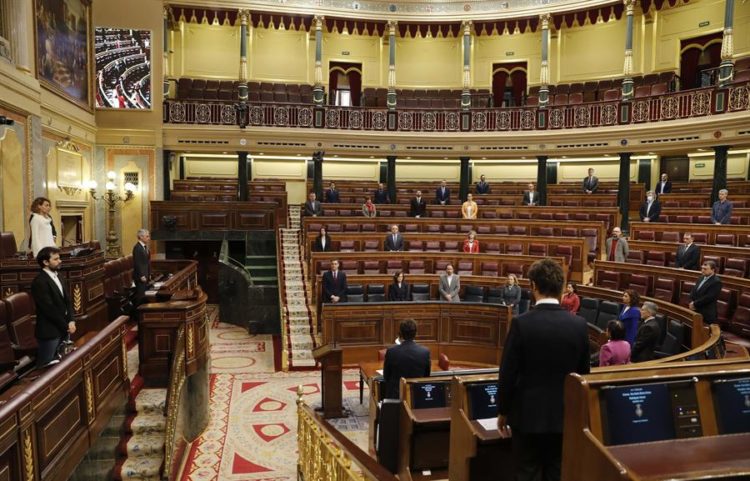 sesion-control-gobierno-minuto-silencio-coronavirus
