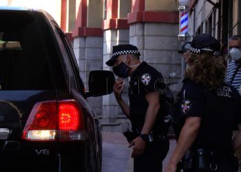 asi-actua-policia-detectan-transeuntes-sin-mascarilla (10)