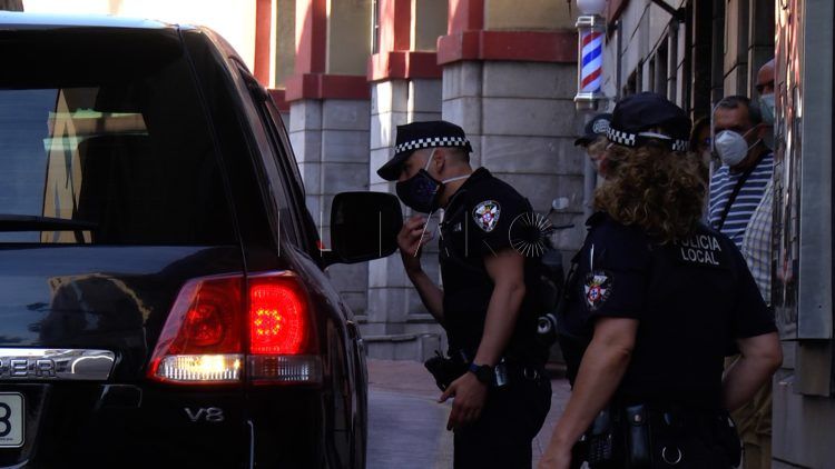 asi-actua-policia-detectan-transeuntes-sin-mascarilla (10)
