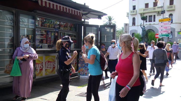 asi-actua-policia-detectan-transeuntes-sin-mascarilla (7)