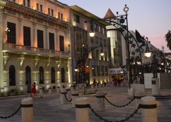gran-via-ayuntamiento-hotel-puerta-africa