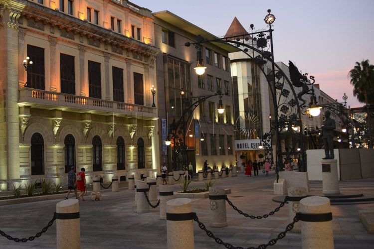 gran-via-ayuntamiento-hotel-puerta-africa