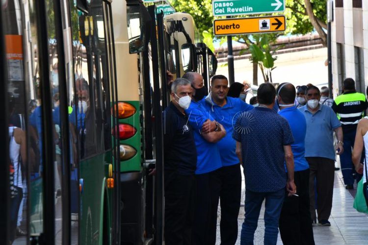 huelga-autobuses-estacion-mercado-trabajadores-hadu-almadraba-11