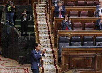 pablo-iglesias-aplausos-ingreso-minimo-vital