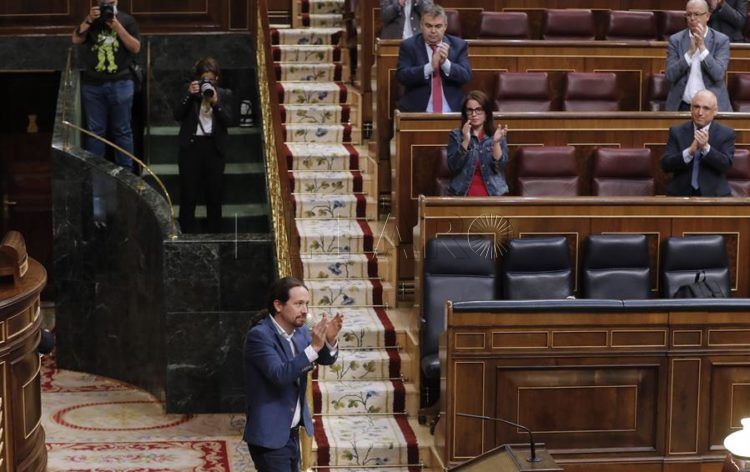 pablo-iglesias-aplausos-ingreso-minimo-vital