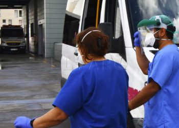sanitarios-hospital-ambulancia