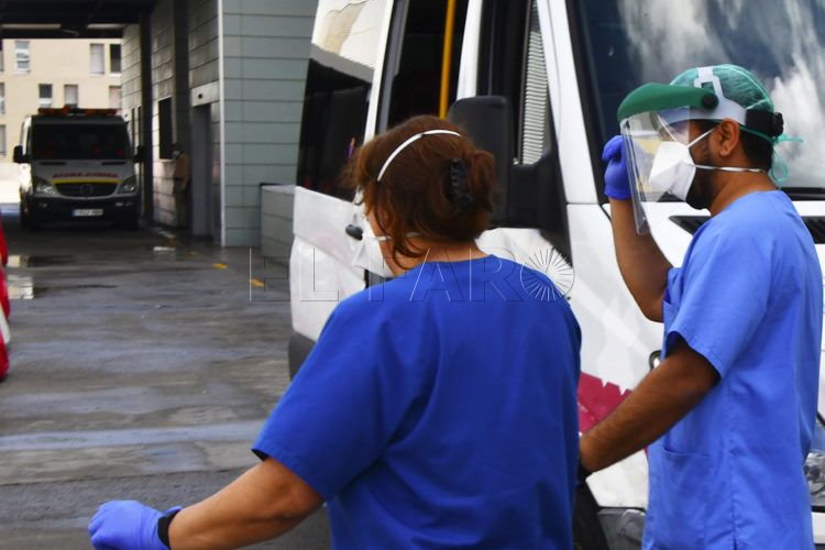 sanitarios-hospital-ambulancia