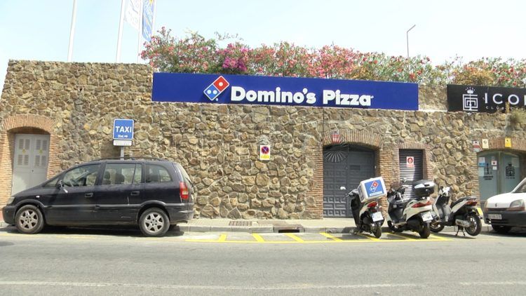 Dominos-Pizza-25