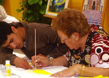 ancianos-pintando